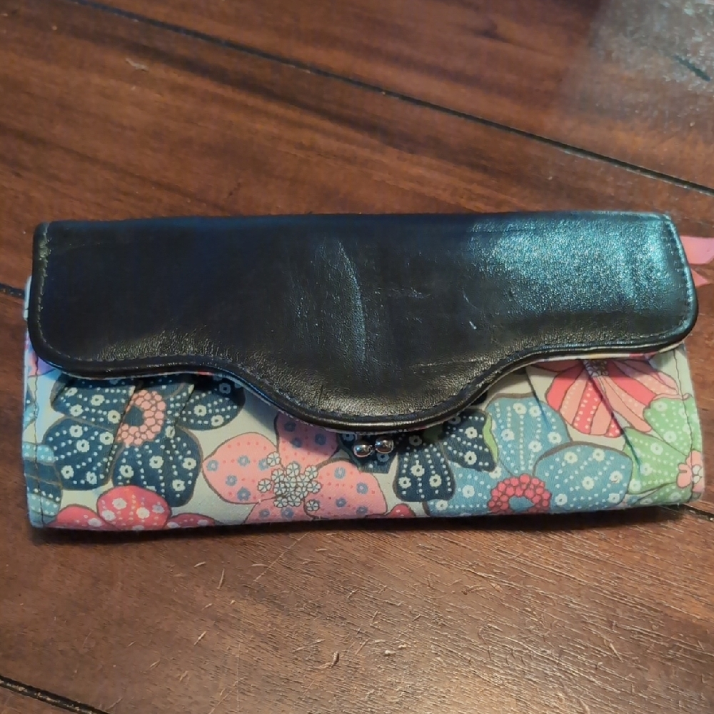 Thirty One Perfect Cents Floral Wallet